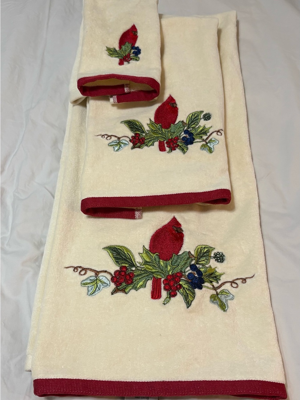Portmeirion 100% Cotton Cream & Striking Red Cardinal Set of 3 Towels